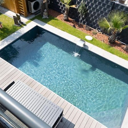 Villa Dreamy Vibes Mit Privatem Pool & Rheinblick Niederkassel Exteriör bild