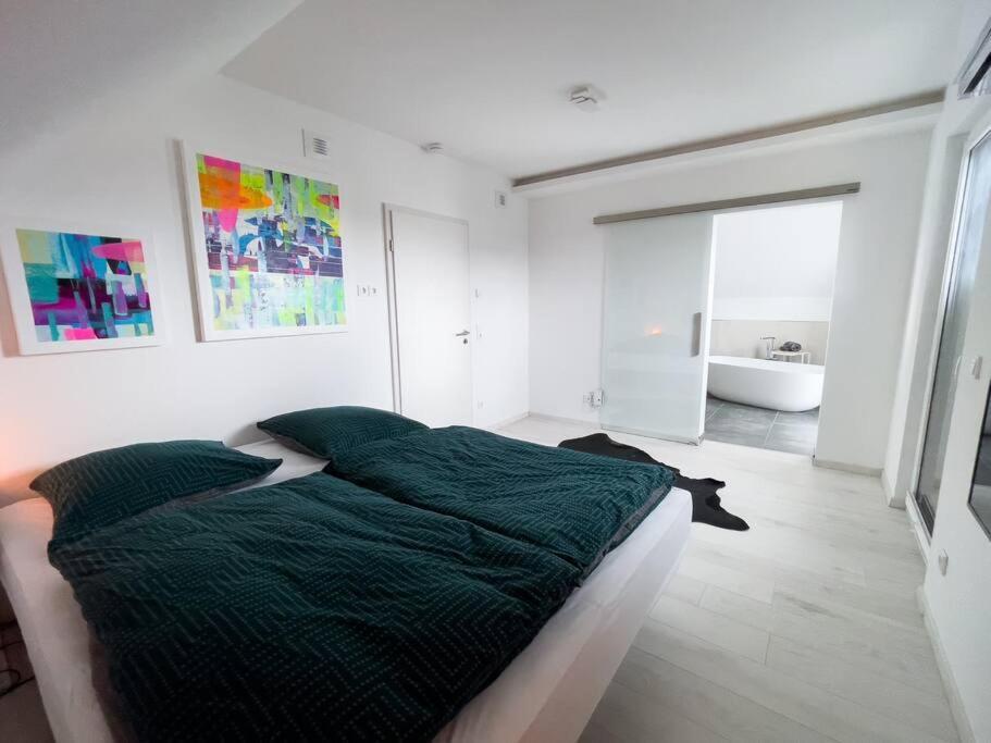 Villa Dreamy Vibes Mit Privatem Pool & Rheinblick Niederkassel Exteriör bild