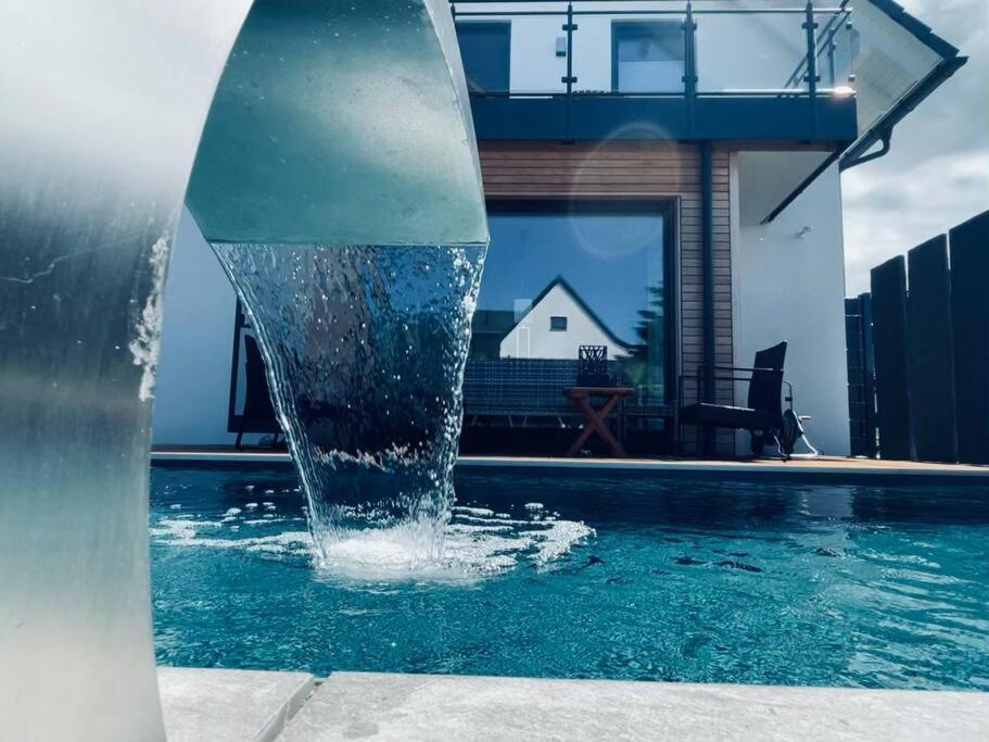 Villa Dreamy Vibes Mit Privatem Pool & Rheinblick Niederkassel Exteriör bild