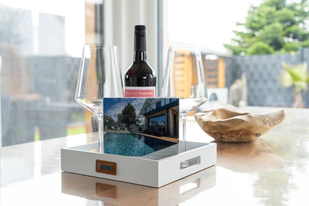 Villa Dreamy Vibes Mit Privatem Pool & Rheinblick Niederkassel Exteriör bild