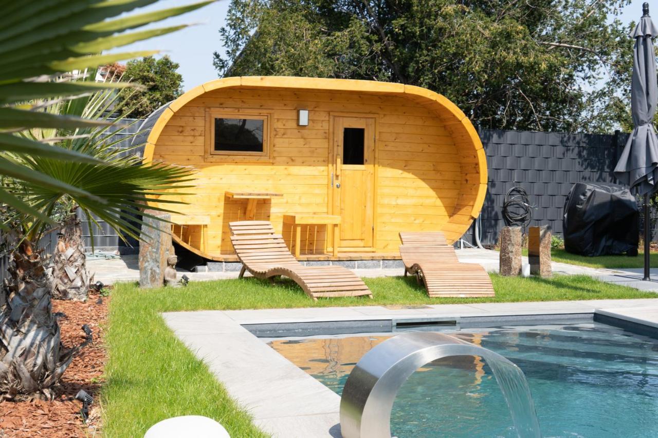 Villa Dreamy Vibes Mit Privatem Pool & Rheinblick Niederkassel Exteriör bild